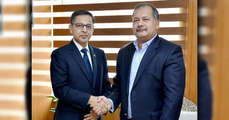 তথ্যমন্ত্রীর সঙ্গে ভারতীয় হাইকমিশনার